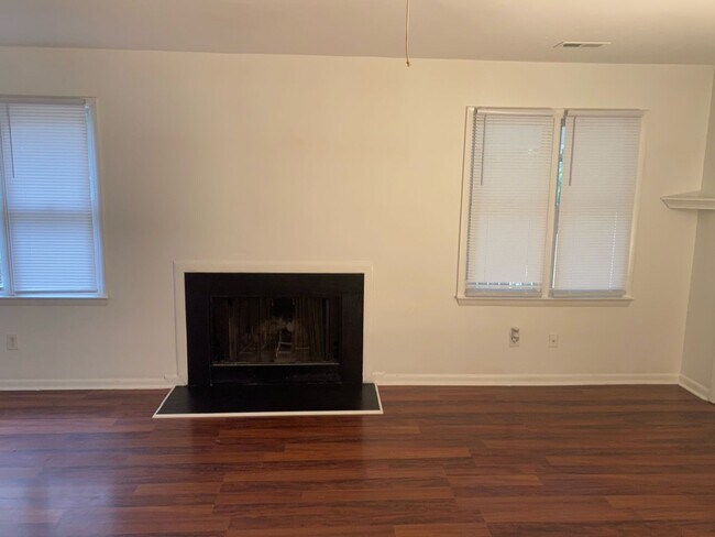 Building Photo - 4012 Greenleaf St