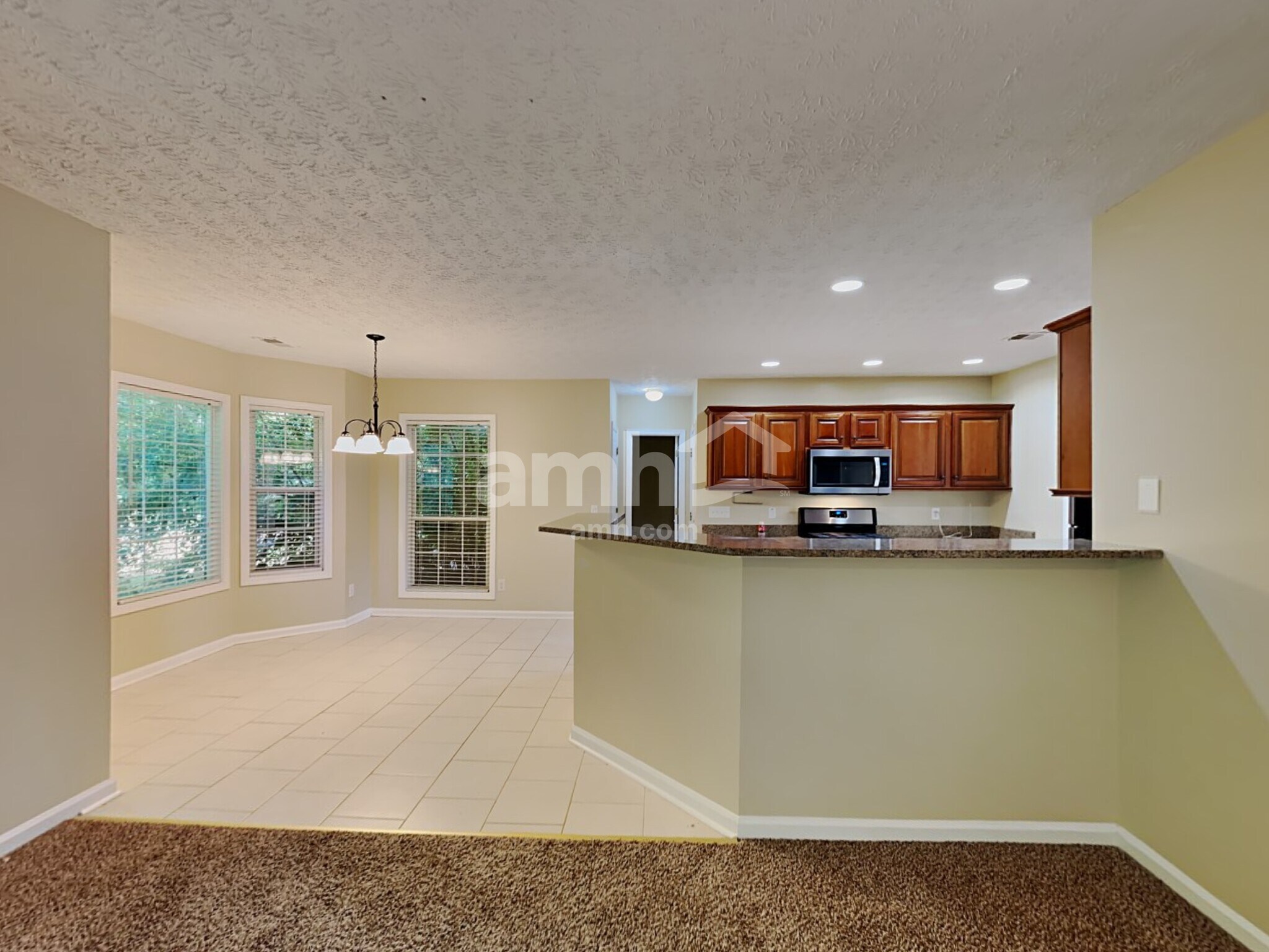 Building Photo - 1200 Evergreen Oak Way