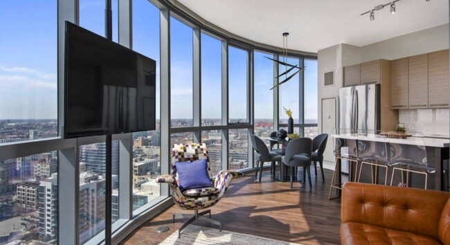 Primary Photo - 902 W Madison St