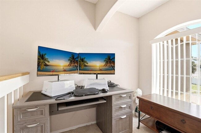 Building Photo - 824 Lake Biscayne Way