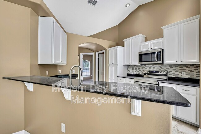 Building Photo - 12320 Papercraft Ave