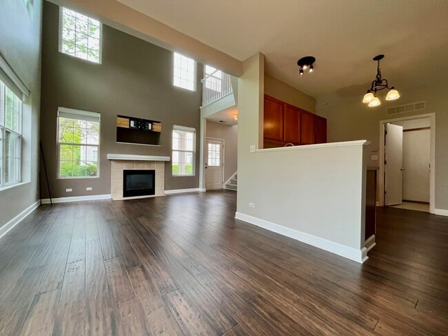 Building Photo - 1919 Golden Gate Ln