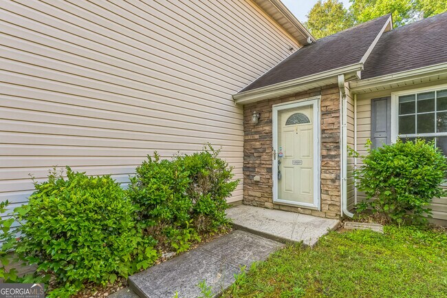 Building Photo - 2945 Highland Hill Pkwy