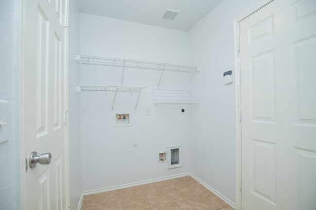 Building Photo - 10447 Sugar Sands Ct