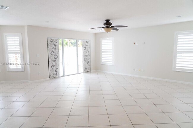 Building Photo - 3547 SW 175th Ave