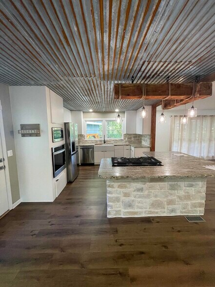 Building Photo - 2110 Bracey Cir