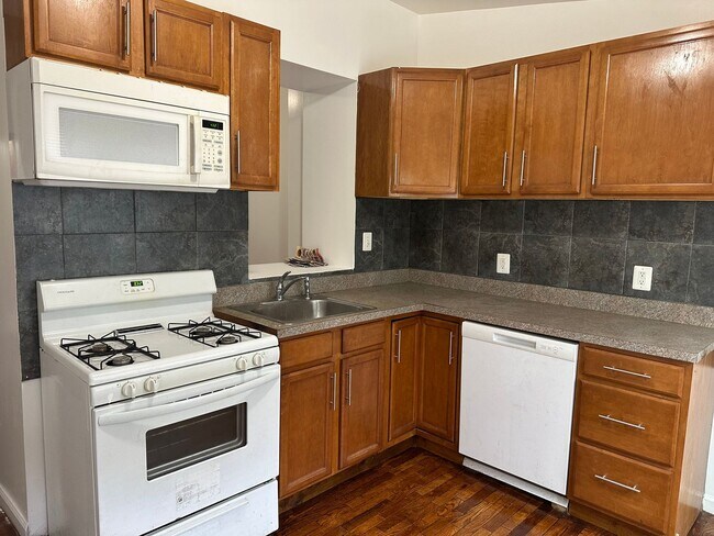 Building Photo - Beautifully Renovated Home! Central Air! Rear Yard! Available Now!