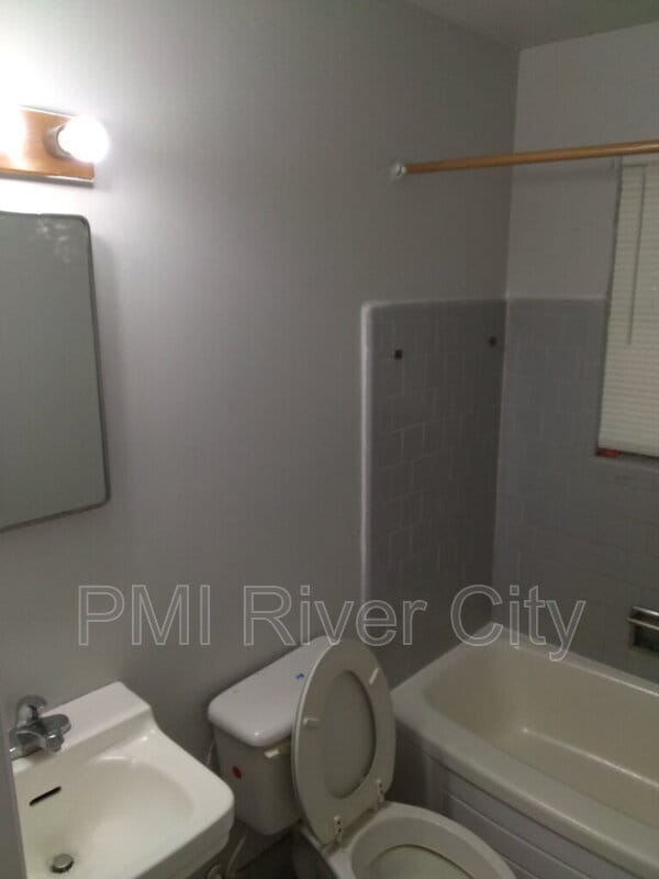 Building Photo - 8147 Bazaine Dr