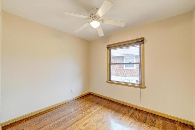 Building Photo - Fantastic 3bd/1.5ba home! Coming soon!