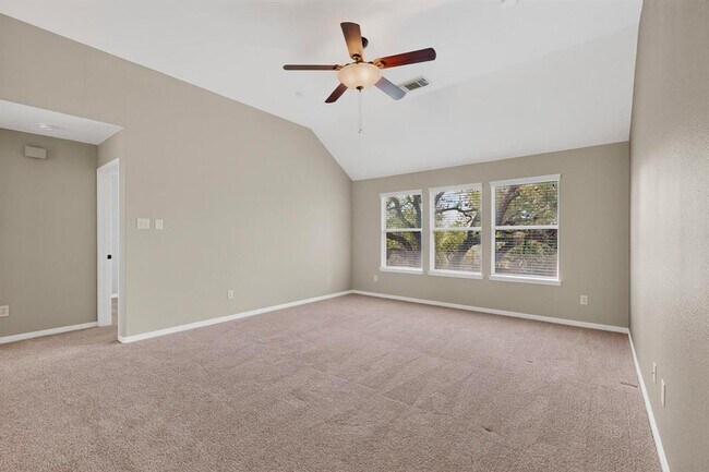 Building Photo - 2643 Henley Dr