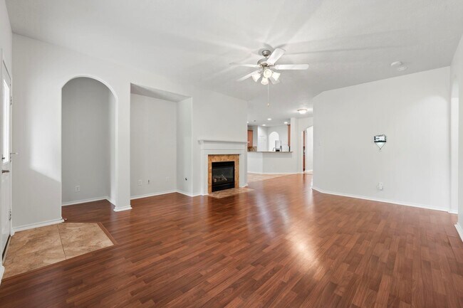 Building Photo - 23319 W Pine Ivy Ln