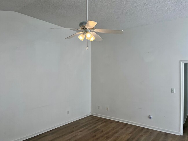 Building Photo - Pet Friendly 3 Bedroom, 2 Bath Duplex in College Park Available Soon!