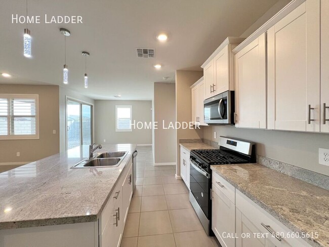 Building Photo - 41645 W Driftwood Ln