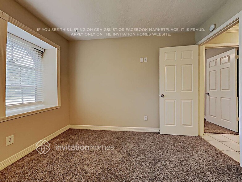 Building Photo - 9922 Appleridge Dr