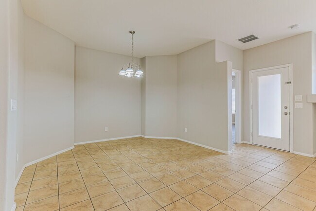 Building Photo - 10746 E Lomita Ave