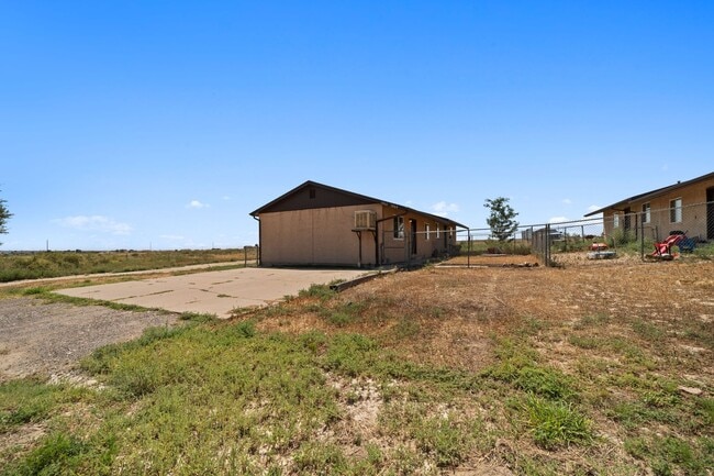 Building Photo - Great 2/1 Townhome WITH YARD in Pueblo West