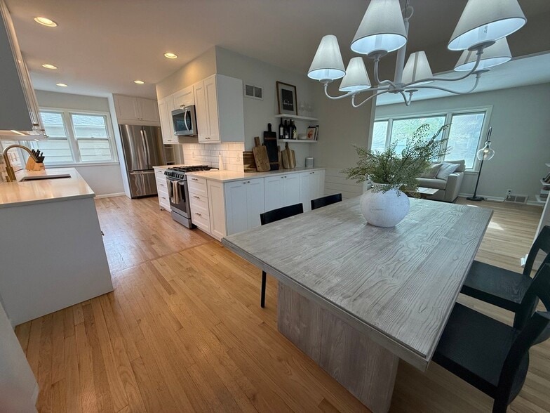 Building Photo - 5350 N Navajo Ave