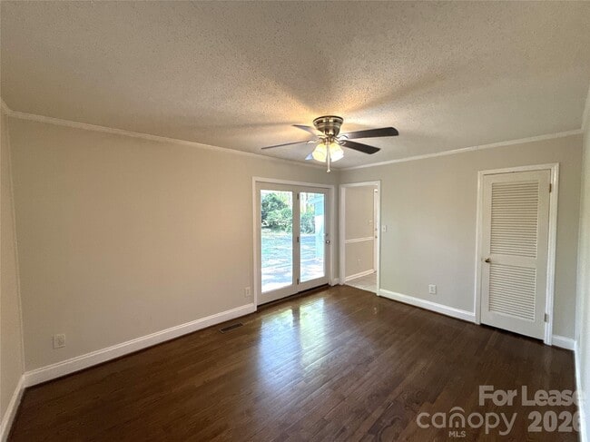 Building Photo - 5710 Charing Pl
