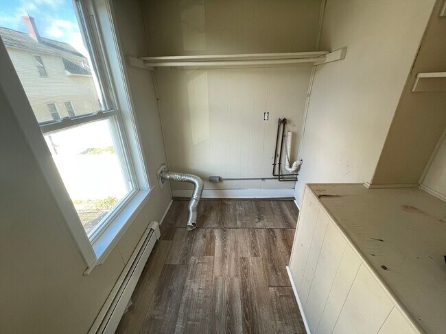 Building Photo - 29 Bicknell St