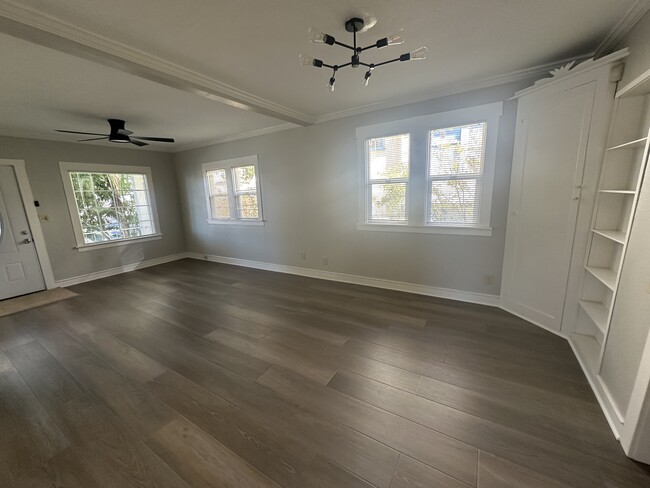 Living and dinning room - 3952 35th Ave