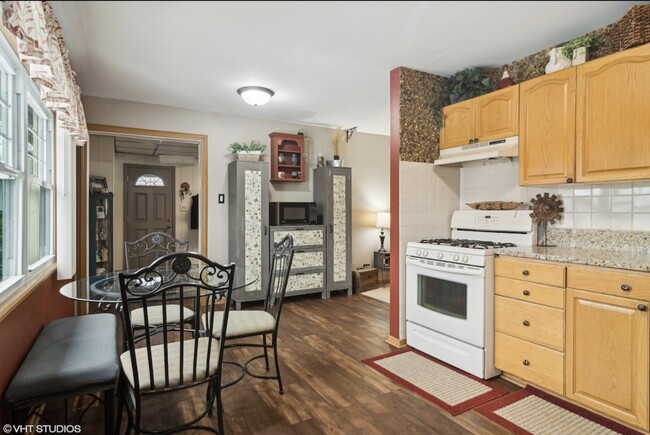 Building Photo - 460 Flagstaff Ln
