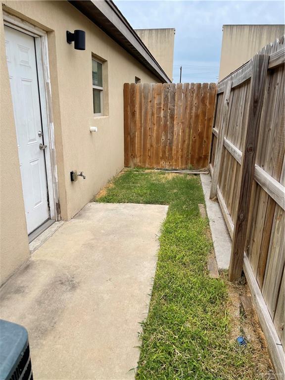 Building Photo - 1221 Upas Dr