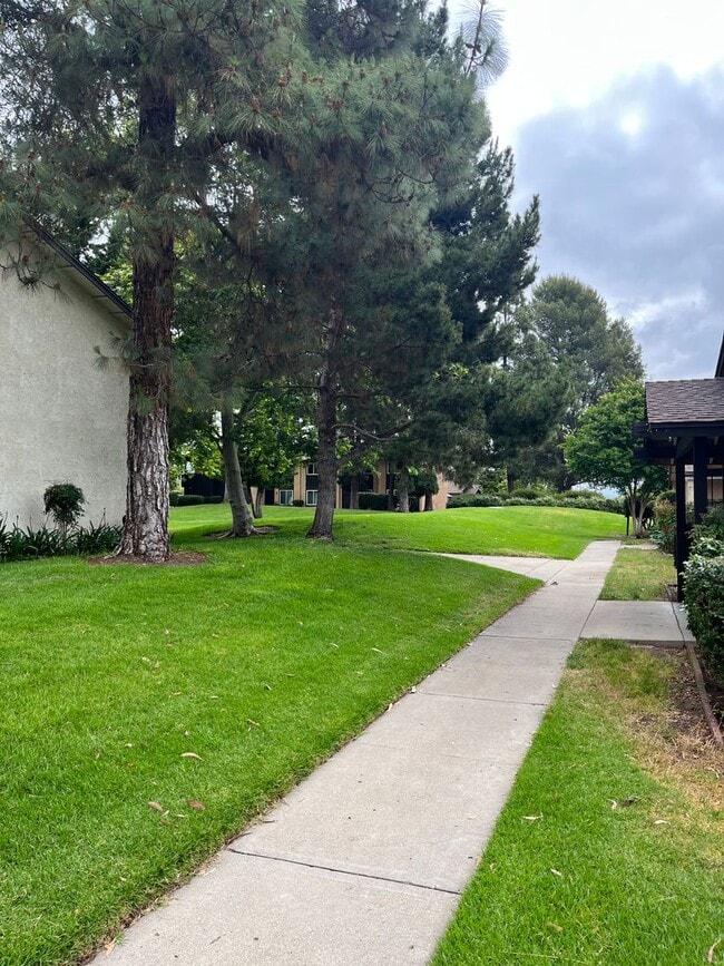 Building Photo - Cozy 2 Bed 1 Bath Home For Rent