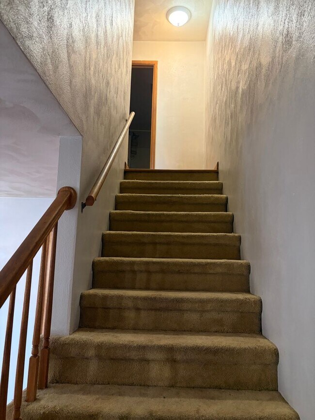 Building Photo - Cross Lanes Townhouse
