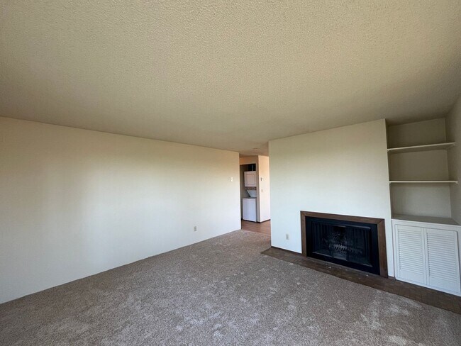 Building Photo - 1265 Toledo St