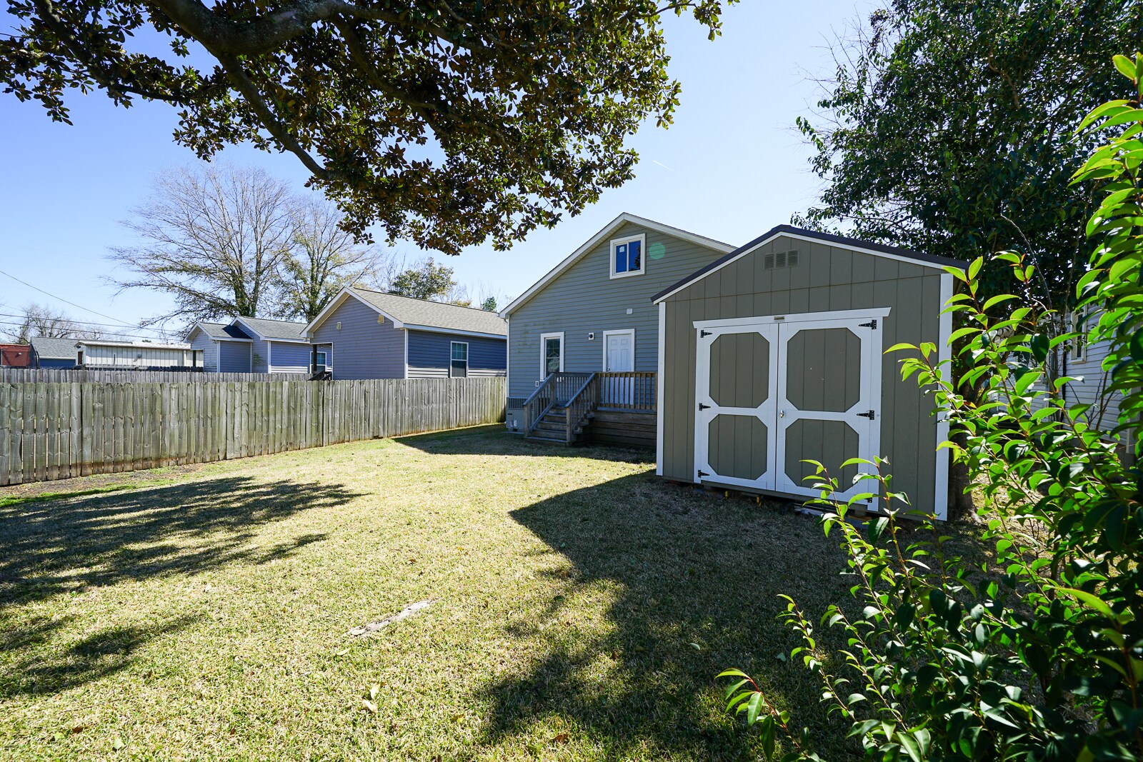 Building Photo - 1913 Castle St
