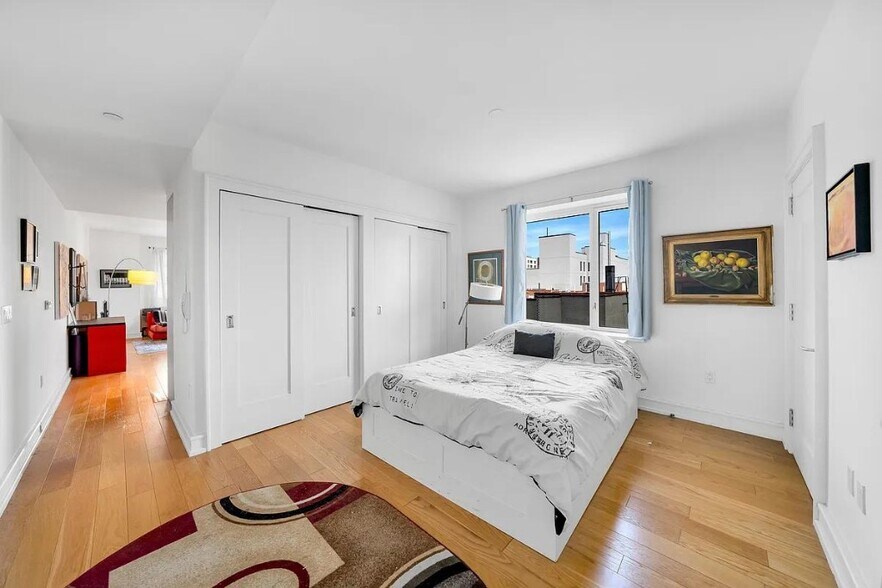 Building Photo - 1280 Fifth Avenue