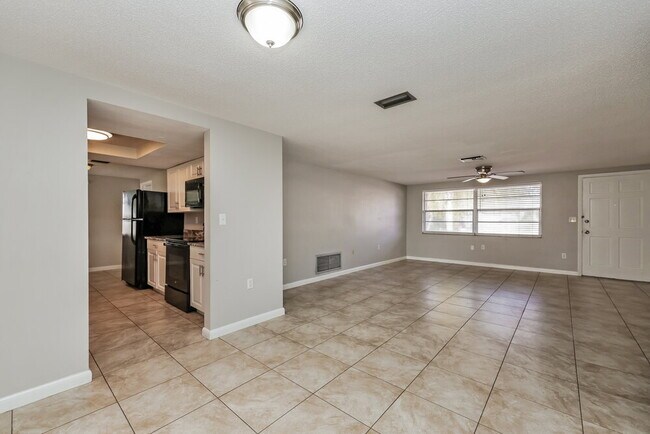 Building Photo - 4807 Weasel Dr