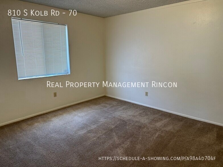 Building Photo - 810 S Kolb Rd