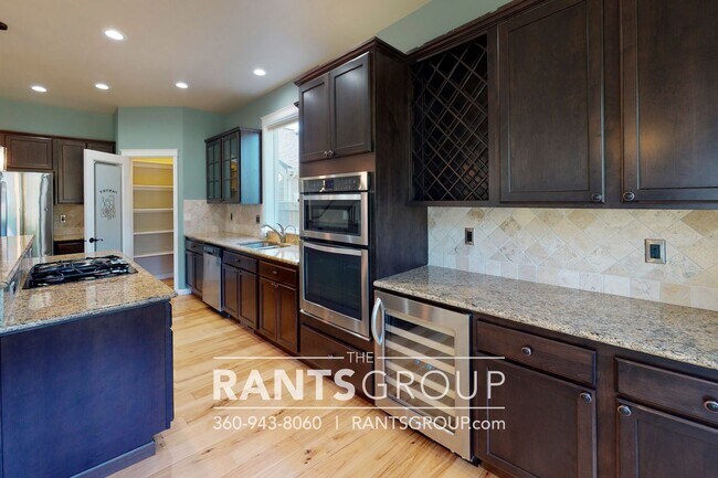 Building Photo - 4 br, 2.5 bath House - 4000 Amelia Ct NE