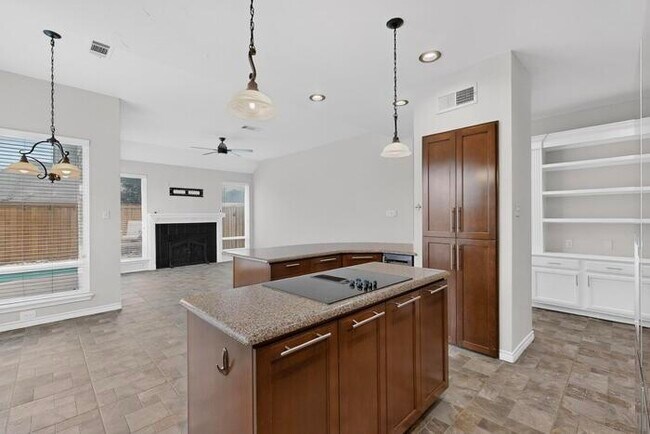 Building Photo - 1936 Gansett Dr