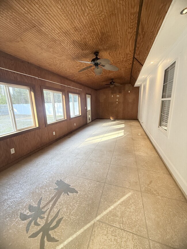 Building Photo - 1132 Lancelot Ln