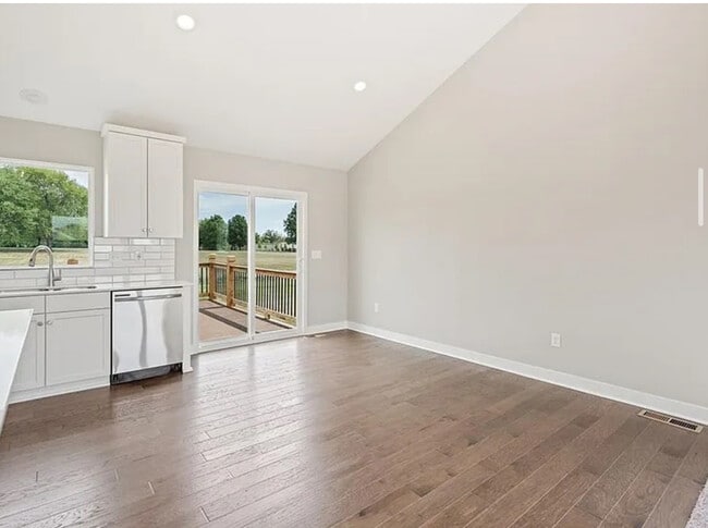 Building Photo - 3545 Corbin Dr