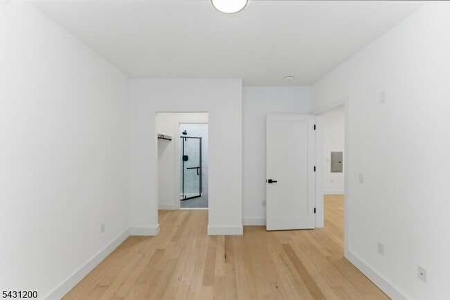 Building Photo - 649 38th St