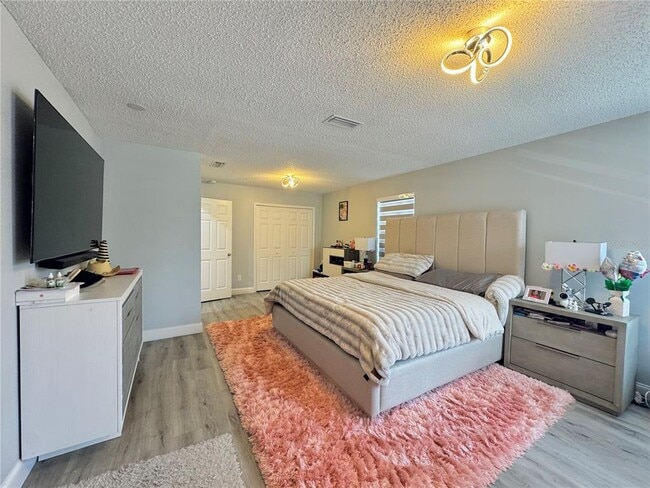 Building Photo - 5355 Tortuga Dr
