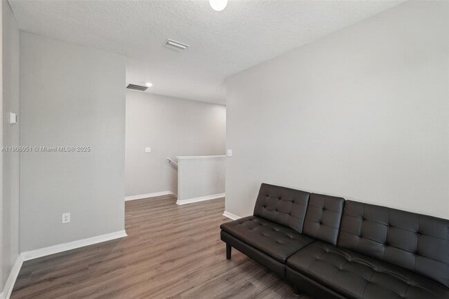 Building Photo - 508 Glenn Cross Dr