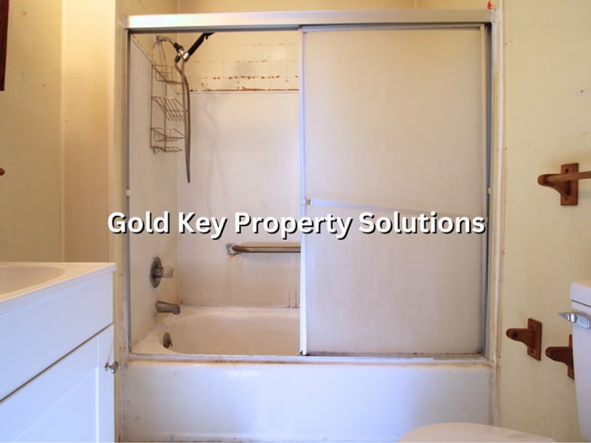 Building Photo - Cute 1 BR Duplex with Dining Room and Cove...