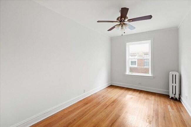 Building Photo - 1 bedroom in Chicago IL 60657