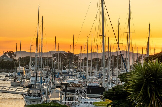 Building Photo - Breathtaking Bay, Lagoon, Marina & Sunset ...