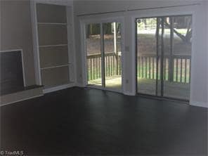 Building Photo - Spacious 2 Bedroom Condo