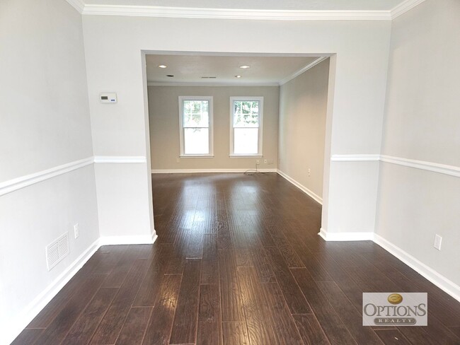 Building Photo - 2BR Townhouse in Roswell