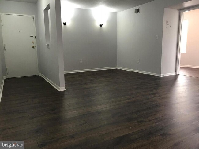 Building Photo - 5858 Thunder Hill Rd