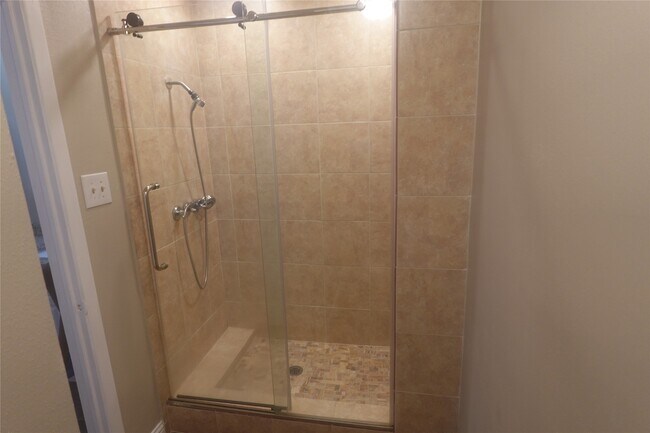 Building Photo - 3351 Deermoss Dr