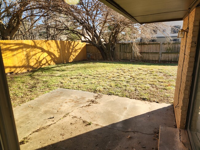 Spacious Back Yard - 3028 SW 86th St