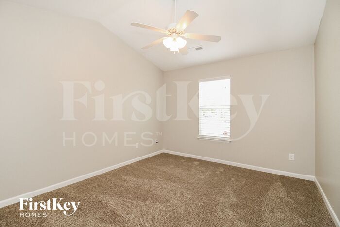 Building Photo - 5350 Gyddie Dr