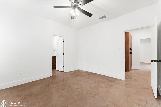 Building Photo - 4529 22nd Pl